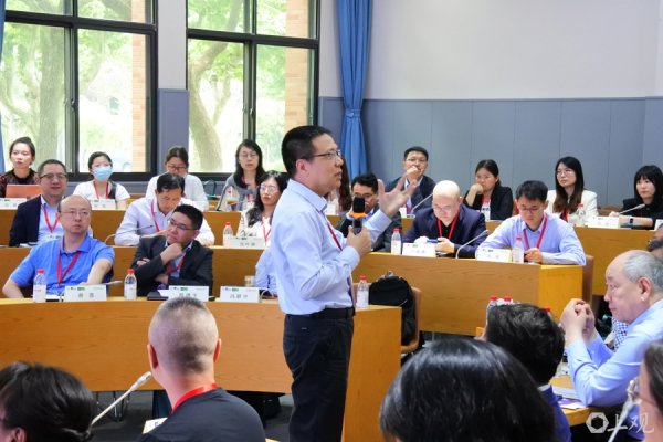 专业配资开户服务 AI像“渣男”，谁学唐僧？福耀科技大学常务副校长徐飞：第四代大学呼之欲出
